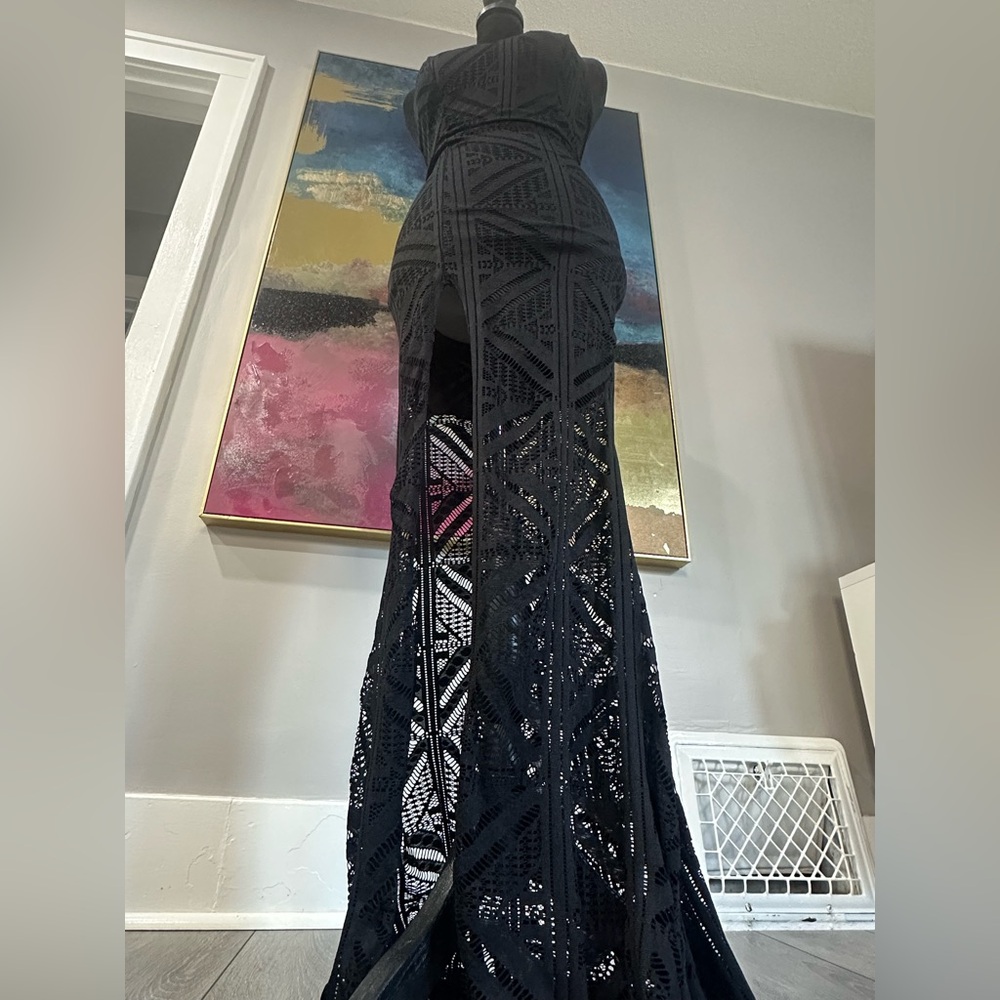 Elegant Black Lace Maxi Dress